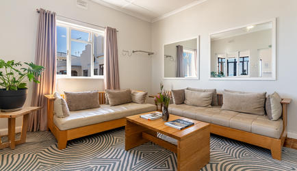 Tidal Pool - Traditional Family 2 Bedroom Apartment | Lounge