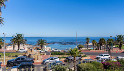 Tidal Pool - Traditional Family 2 Bedroom Apartment | View