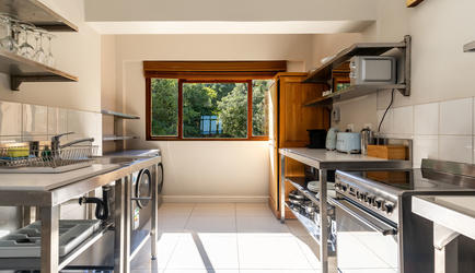 Tidal Pool - Traditional Family 3 Bedroom Apartment | Kitchen