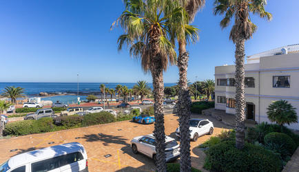 Tidal Pool - Traditional Family 3 Bedroom Apartment | View