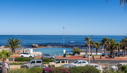 Tidal Pool - Traditional Family 3 Bedroom Apartment | View