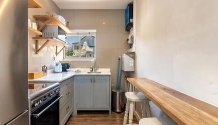 Beach View Apartments - Kitchen