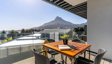 Beach View Apartments - 1 Bedroom Apartment | View / Deck