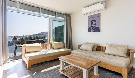 Beach View Apartments - 2 Bedroom Panoramic | Lounge