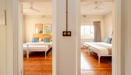 Stone Cottages - Extra Large 3 Bedroom Cottage | Bedroom