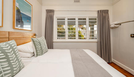 Stone Cottages - Extra Large 3 Bedroom Cottage | Bedroom