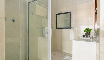 Beach Studios - Garden Studios | Bathroom