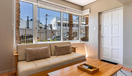 Village Apartments - Standard Studio | Lounge