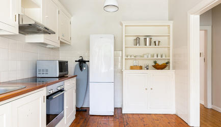 Tidal Pool - 2 Bedroom Panoramic Apartment (apartment 12) | Kitchen