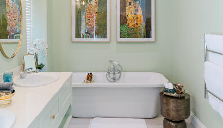 Superior Room Bathroom 