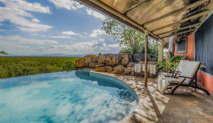 Private House Pool & Sunbeds