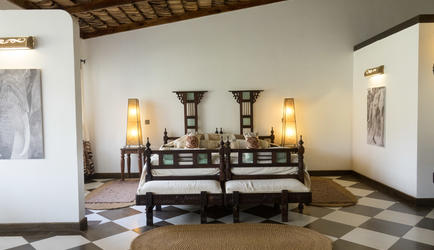 Hatari Suites 