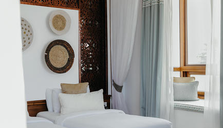 Interconnecting Family Room