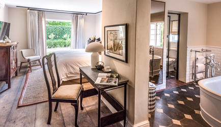 Courtyard room