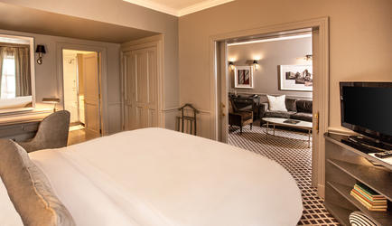 Luxury Suite 