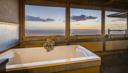 Deep soak Bath tub