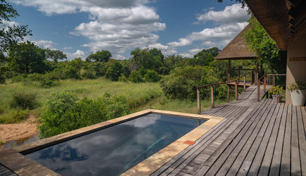 Villa Pool