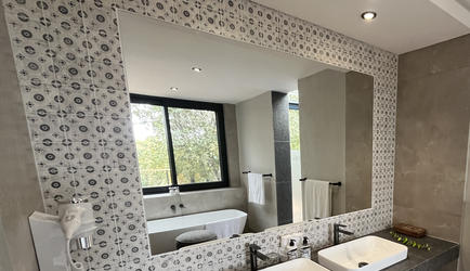 Safari Suite Bathroom