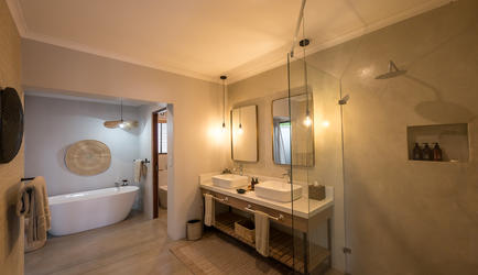 En-suite bathroom
