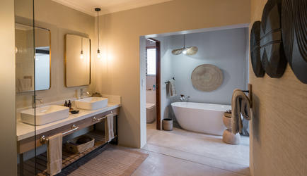 En-suite bathroom