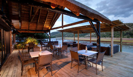 River Lodge - Deck overlooking the Bushmans River