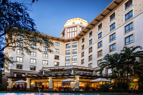 Außen- und Poolbereich