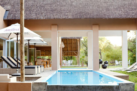 Toshari  Lodge Swimming Pool