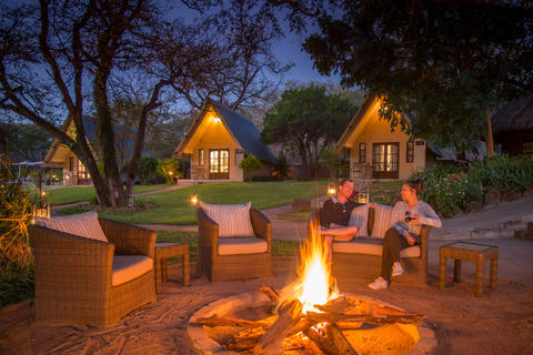 Abend Lagerfeuer Blick auf Ursulas Homestead