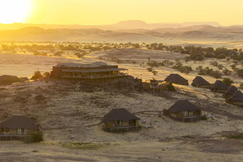 Doro Nawas' jenseitige Kulisse im alten Damaraland Namibias.