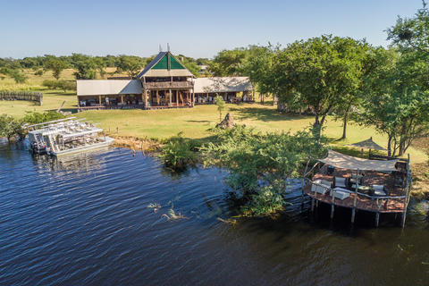 Hauptgebäude und Landungssteg