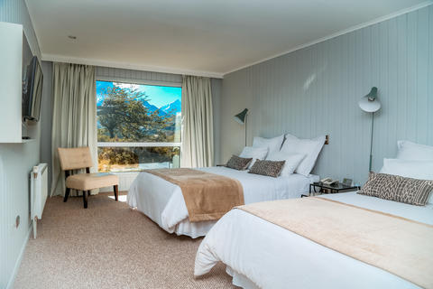 ZIMMER MIT 2 BETTEN UND 2 PLÄTZEN