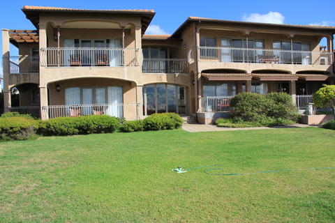 Eine absolut schöne Aussicht von der Vorderseite des Gästehauses, alle Zimmer und Frühstücksraum sind mit Blick auf die Bucht