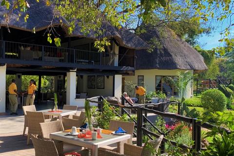 Waterberry - Dine, lounge or rest overlooking the Zambezi