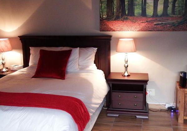 7 Self catering unit - queen size bed
