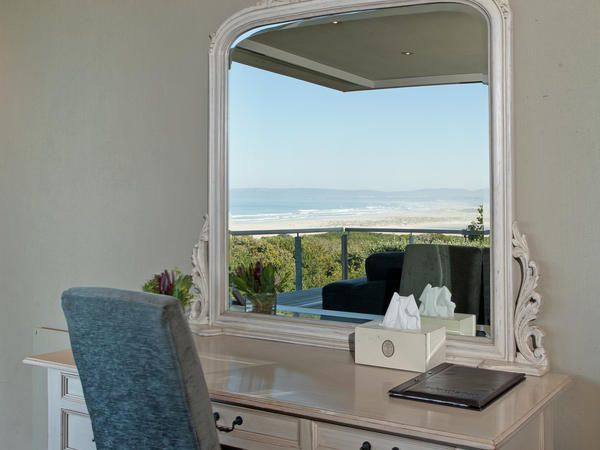 Mosselberg on Grotto Beach