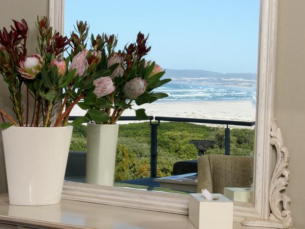 Mosselberg on Grotto Beach