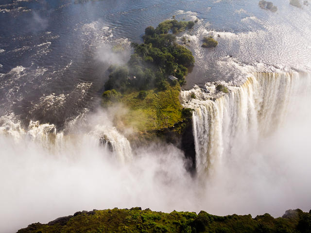 Tour of Victoria Falls in Zimbabwe