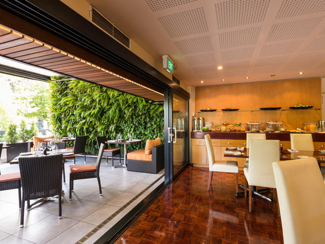 50 Bistro