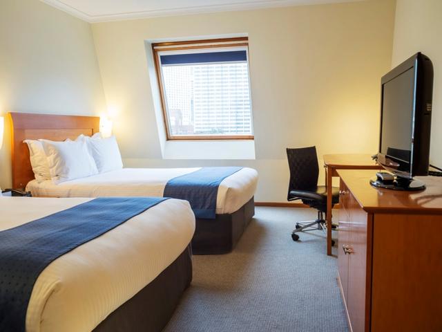 Twin bed, standard room