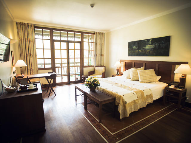 Deluxe Room Pool View