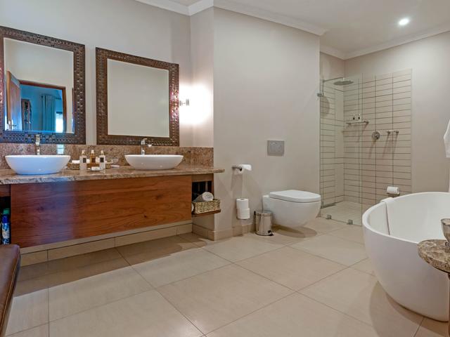 Executive Suite (s)