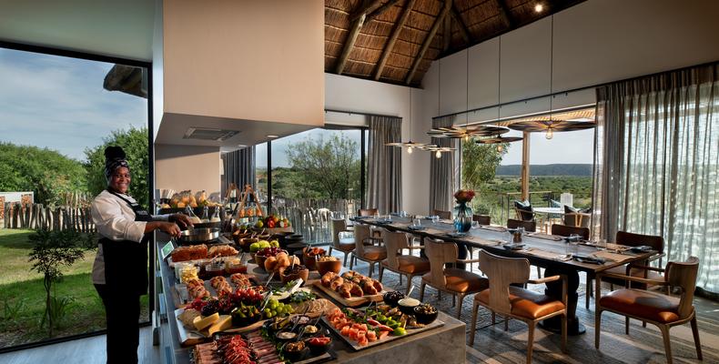 Sarili Harvest Table