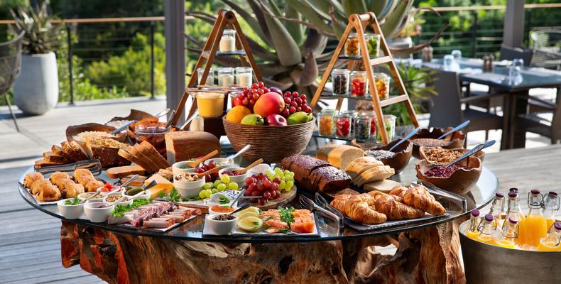 Bayethe Harvest Table