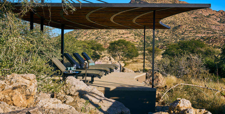 Pool-Loungers-Hohenstein-Lodge