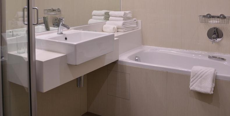 Suite Bathroom