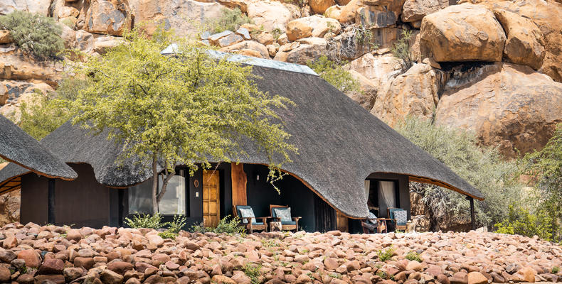 Thatched chalet with 2 adjacent twin rooms