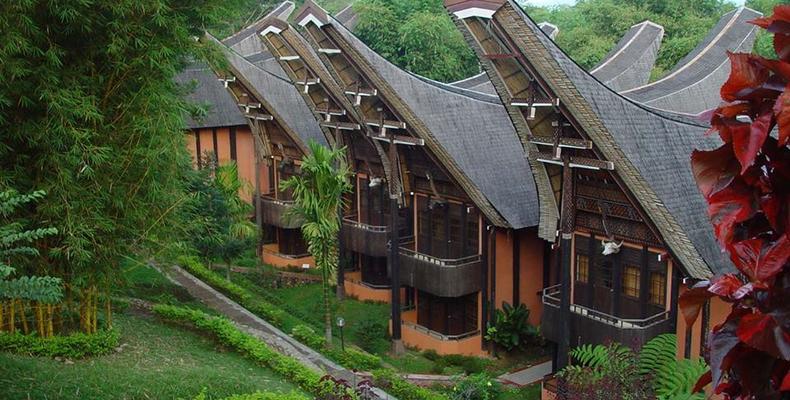 https://www.facebook.com/Torajaheritagehotel/photos/a.1135173486507923/1135173373174601/?type=3&theater