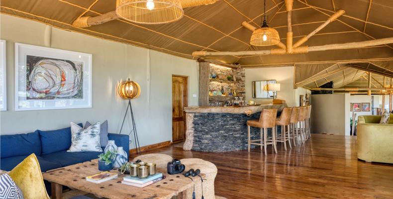 TAASA Lodge - lounge and bar area