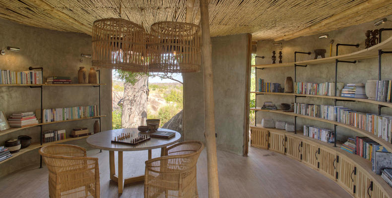 Jabali Private House - Library 