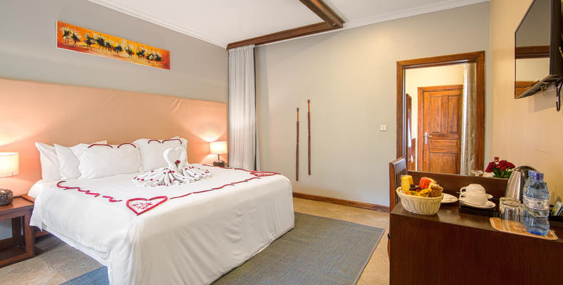 Decor for Honeymoon and Anniversary celebrations